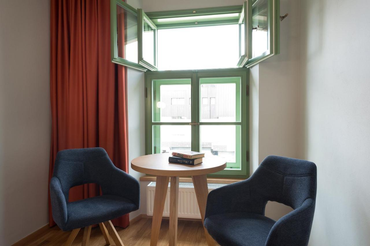 Hotel Tri Knizata Jihlava Buitenkant foto